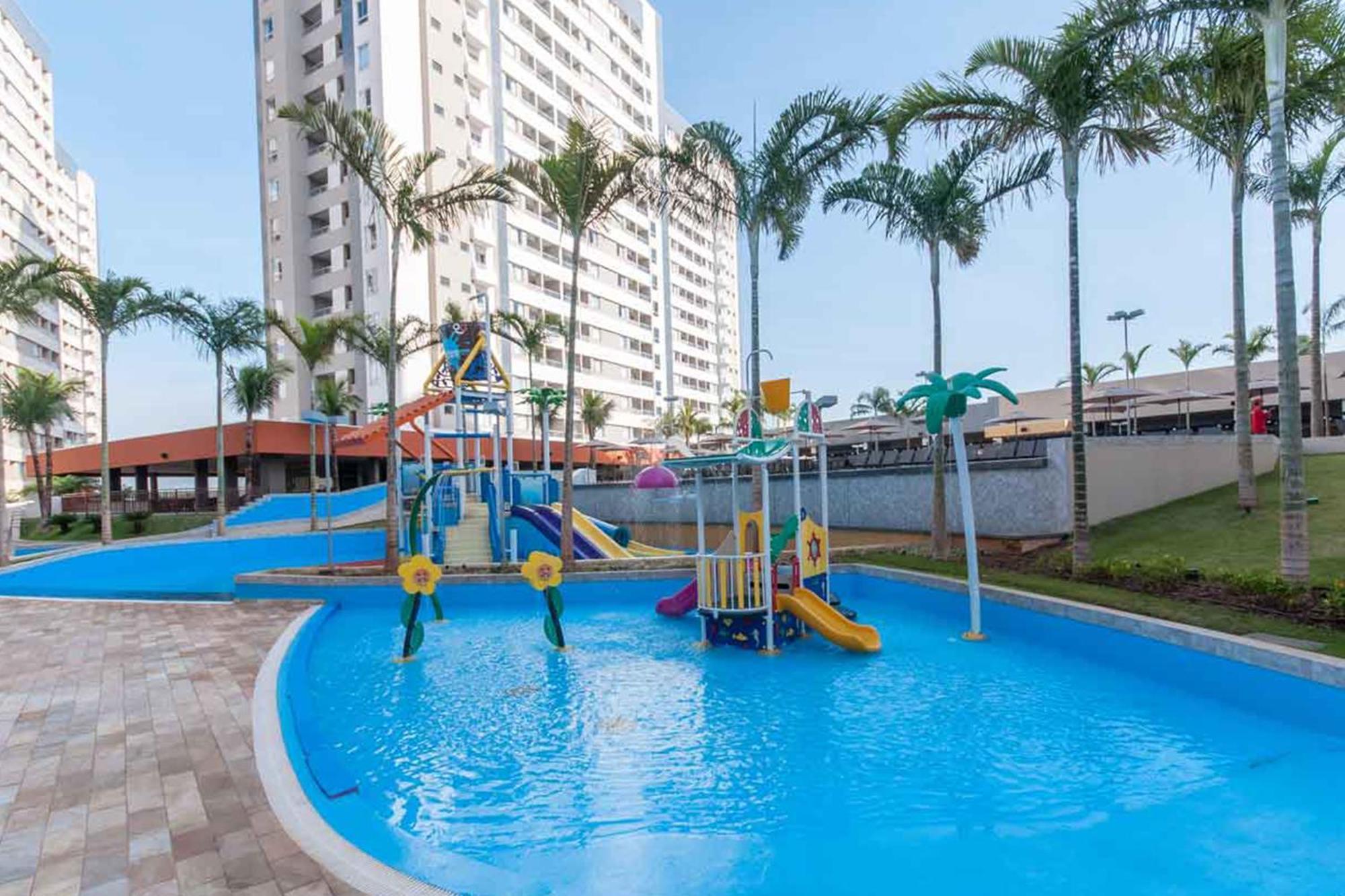 Hotel Confortável Com Muita Diversão Em *