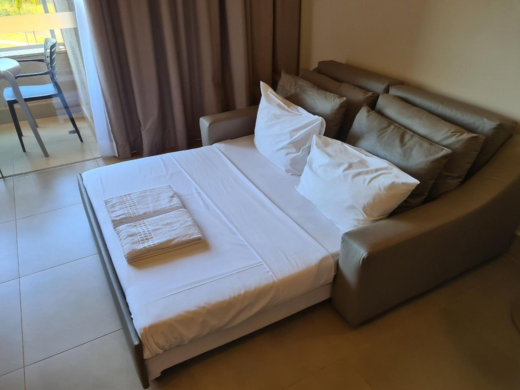 Hotel Confortável Com Muita Diversão Em *